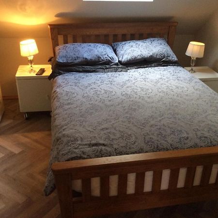 2 Bedroom Furnished Apartment In A Rural Position Стон Екстер'єр фото