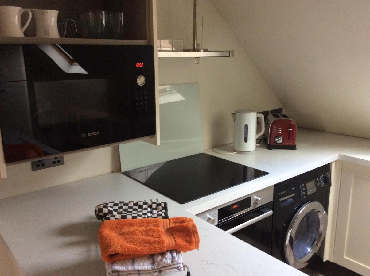 2 Bedroom Furnished Apartment In A Rural Position Стон Екстер'єр фото