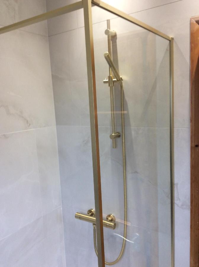 2 Bedroom Furnished Apartment In A Rural Position Стон Екстер'єр фото